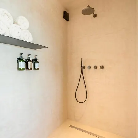 Rachelle Apartment *